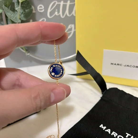 5 pcs. Marc Jacobs Medallion Gold and Blue Bracelet - Picture 8 of 11